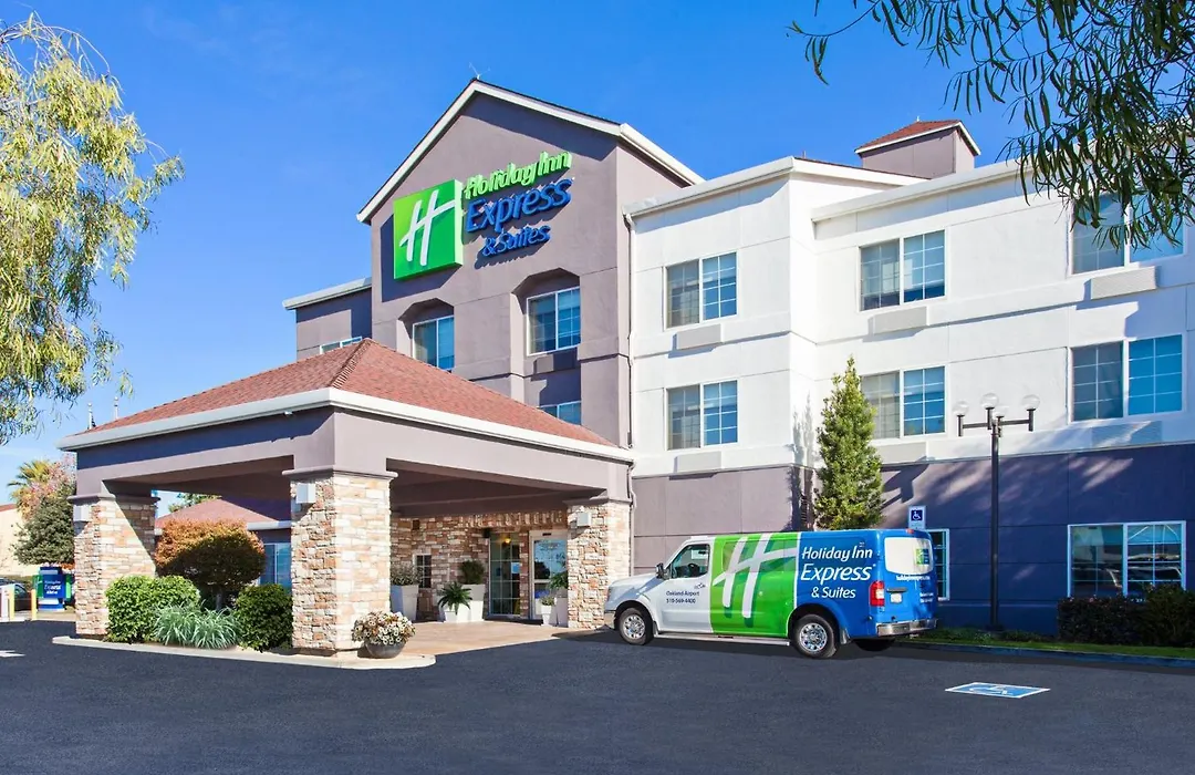 Holiday Inn Express & Suites Oakland - Airport By Ihg-1