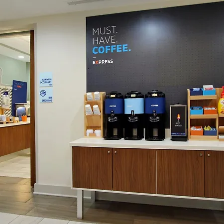 Holiday Inn Express & Suites Oakland - Airport By Ihg-2